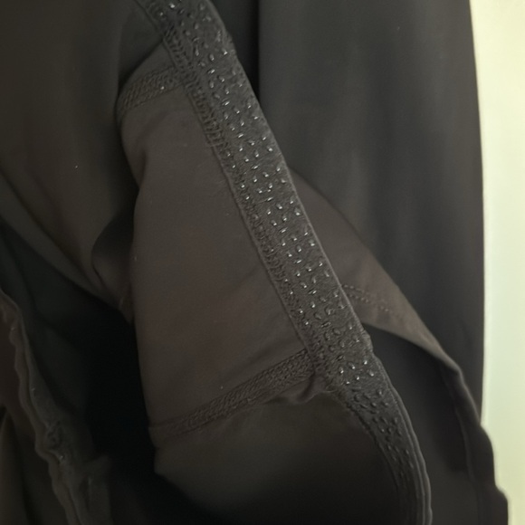 Twist back Halara tennis dress with built in shorts and pockets - Picture 4 of 7